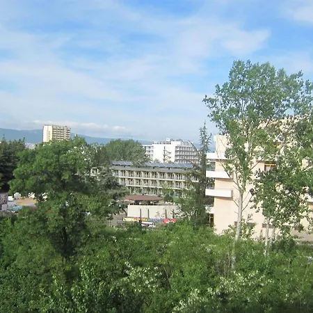 Global Ville Apartcomplex アパートホテル *