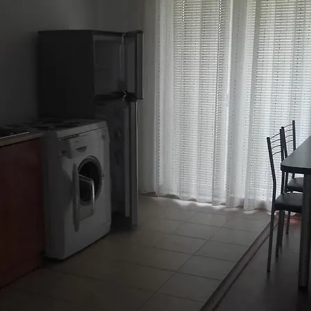 מלון דירות Global Ville Apartcomplex סאני ביץ'