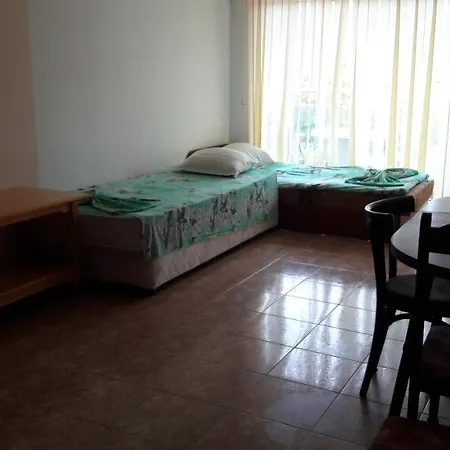 Global Ville Apartcomplex מלון דירות *